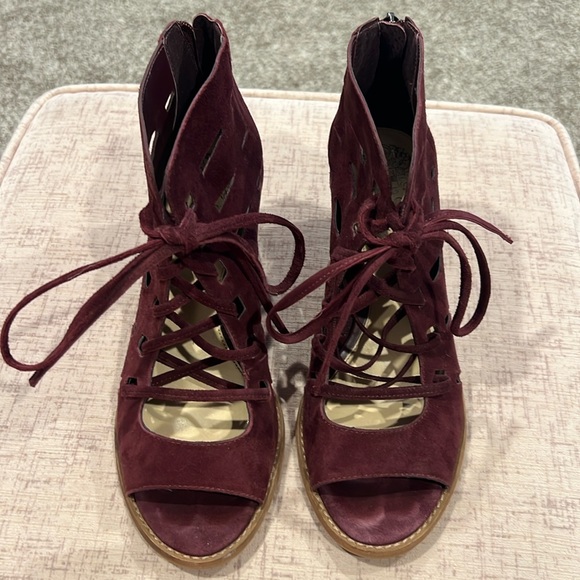 Vince Camuto maroon open-toed heels. Lightly worn. - Picture 2 of 3
